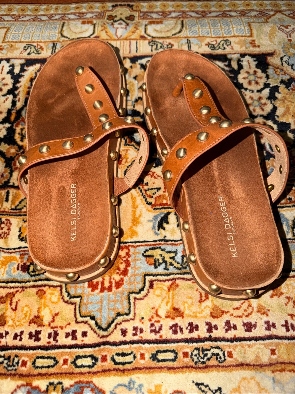 Kelsi Dagger Tan and Gold Leather Studded Thong Sandals US 9 - Picture 3 of 4